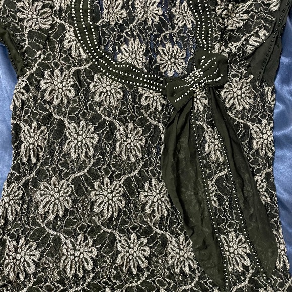 Marks & Spencer Gorgeous black net top with pearls outline & bow - Picture 2 of 4